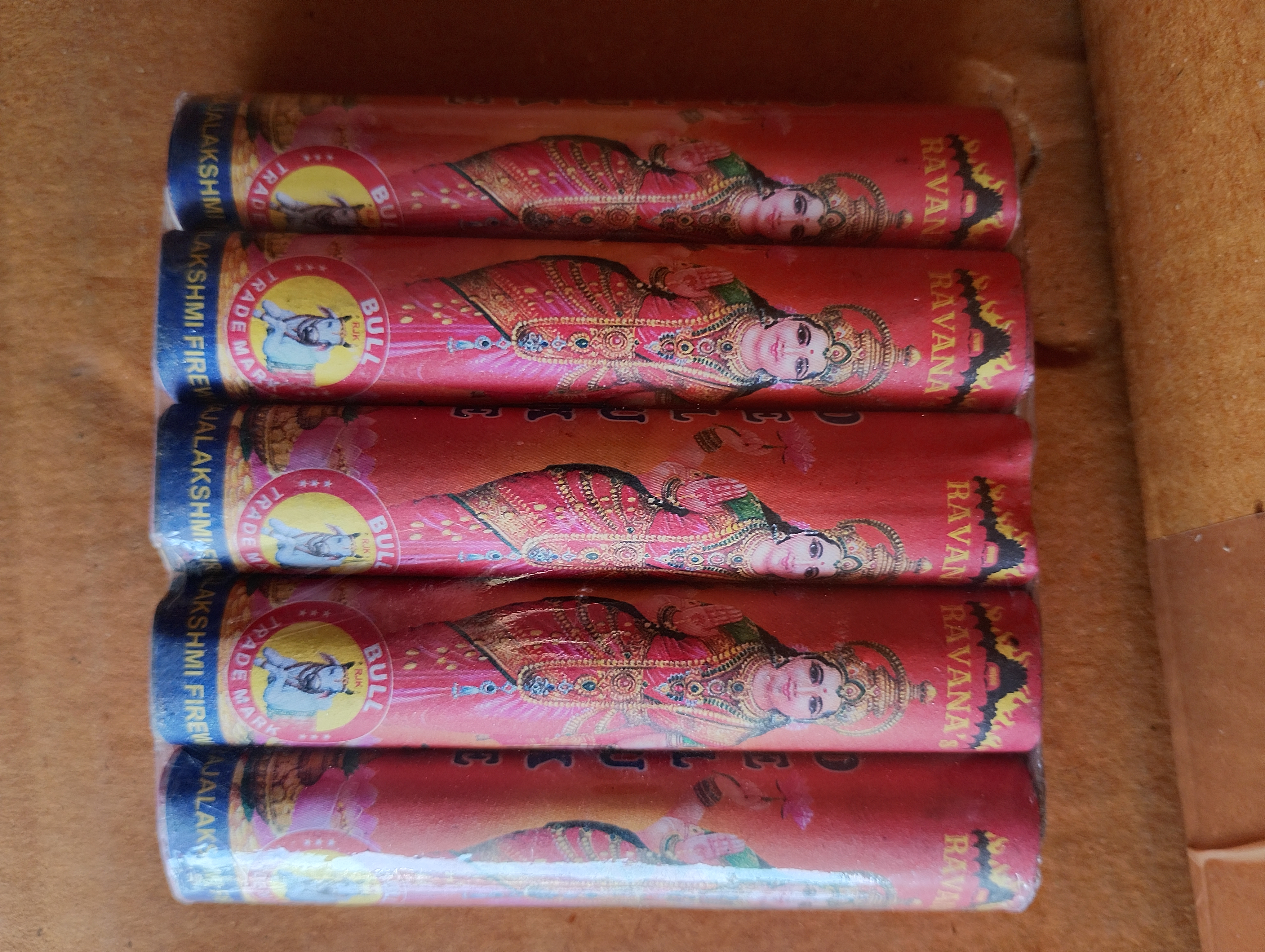 4**inch Deluxe Lakshmi Crackers